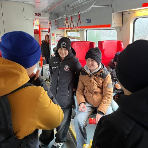 Hall mit der Klasse 2a