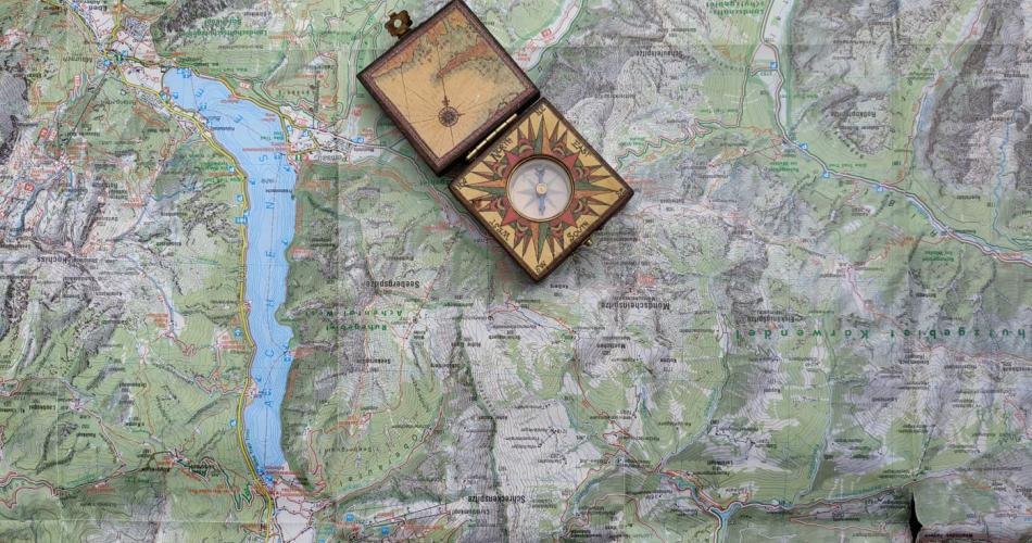 Karte und Kompass